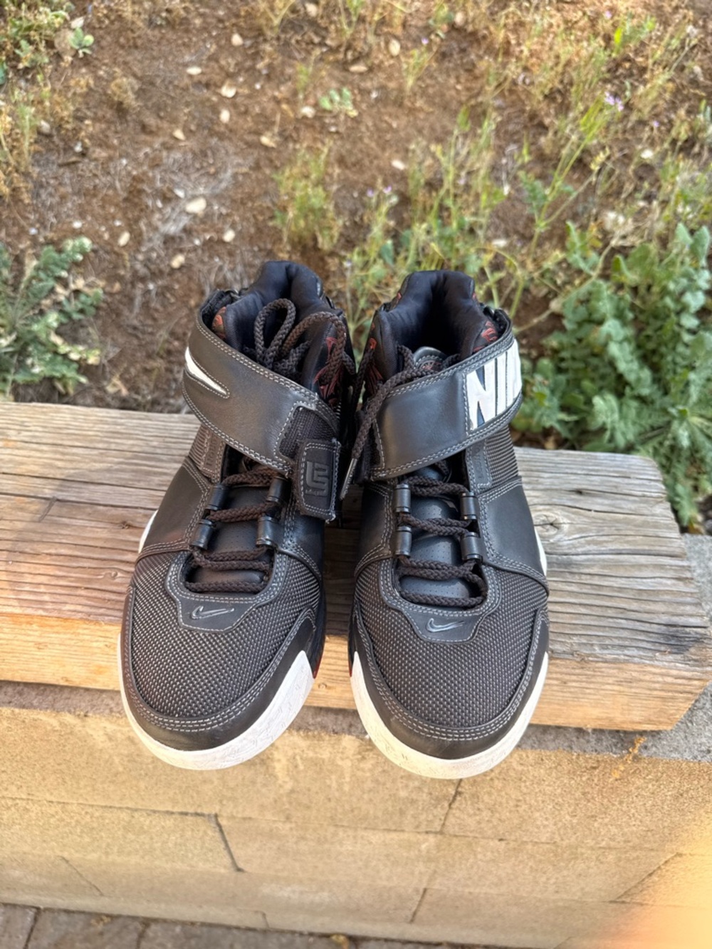 Nike Zoom LeBron 2 Black Crimson 2004 - Picture 2 of 4